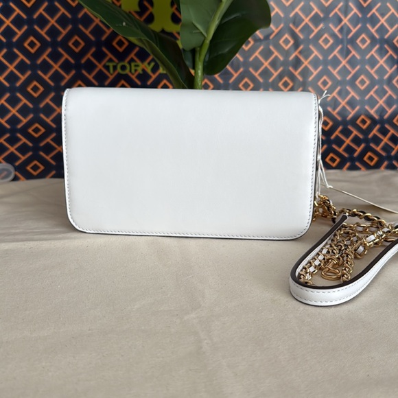 NWT ,Tory Burch Britten soft chain wallet W Wristlet White and Gold Women's Bag - Picture 5 of 15